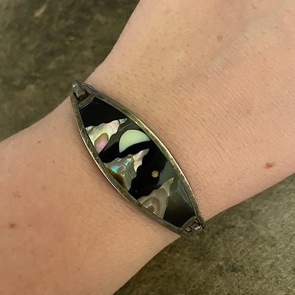 Vintage Jewelry - Vintage Abalone / Pearl Moon Mountain Cuff Bracelet 🌙🌄🖤